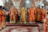 Митрополит Ярославский Вадим возглавил Литургию в селе Годеново в праздник Явления Честного и Животворящего Креста Господня