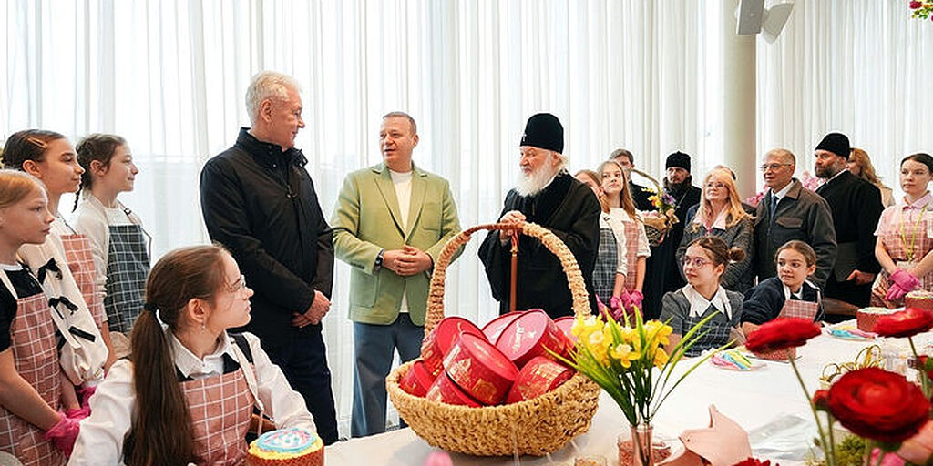 Святейший Патриарх Кирилл посетил благотворительный фестиваль «Пасхальный дар» в Москве