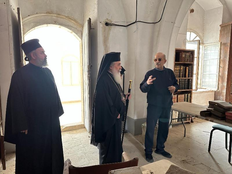 Его Блаженство Патриарх Иерусалимский в Монастыре честного креста