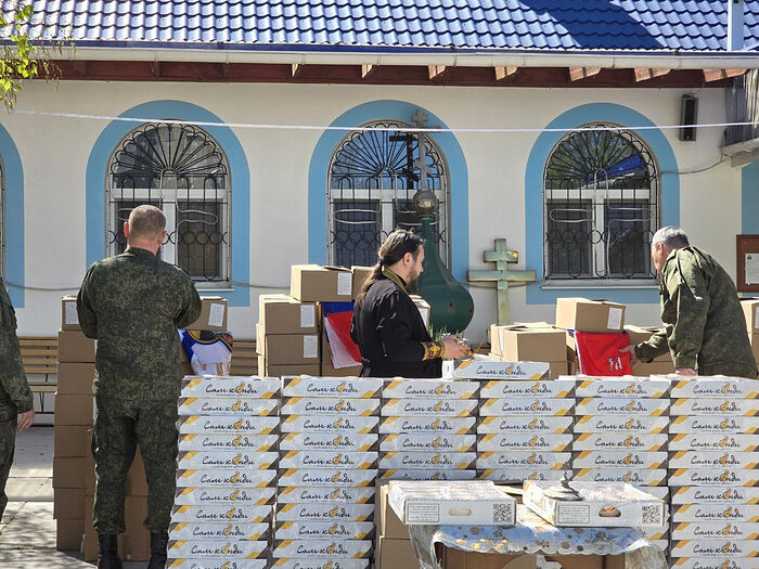 Симферопольская и Крымская епархия передала в воинские подразделения первые 10 000 куличей