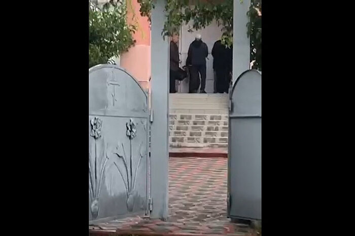 Раскольники захватили храм канонической Церкви в селе Керстенцы Черновицкой области Украины