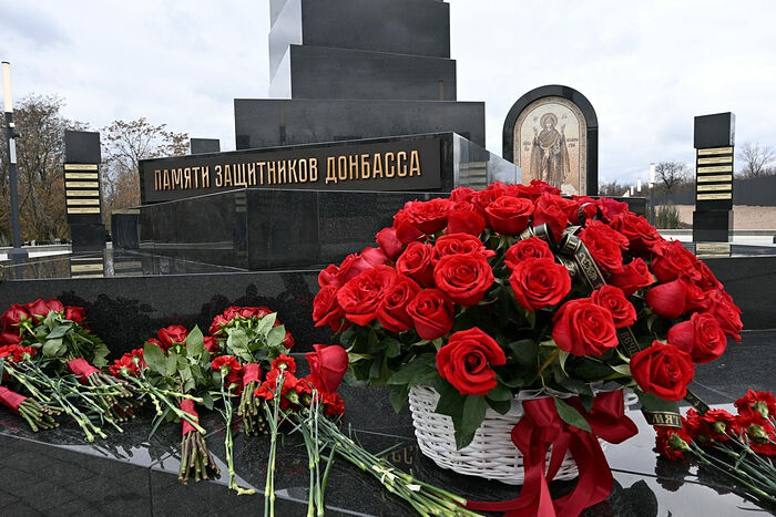 В Димитриевскую родительскую субботу в Донецке освящен мемориал «Донецкое море», посвященный памяти защитников Донбасса