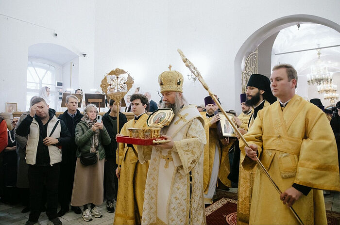 Состоялось принесение ковчега с мощами Патриарха Всероссийского Тихона в Сергиево-Посадскую епархию