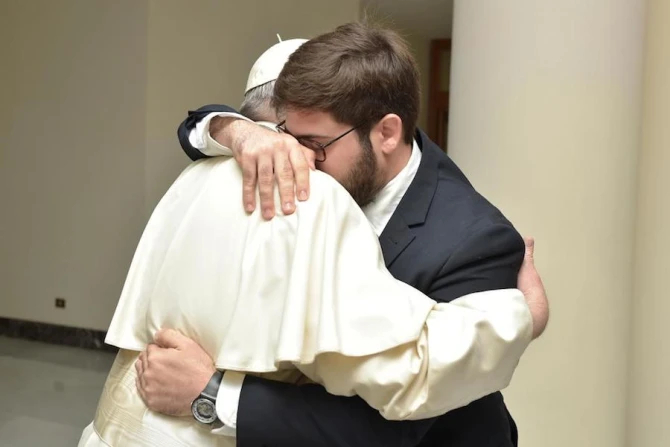 Это Франциск: фотограф из Ватикана вспоминает телефонный звонок от Папы