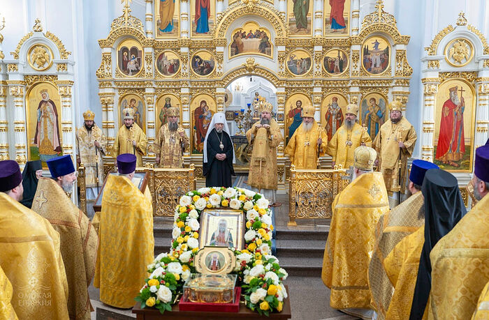Состоялось принесение в Омскую епархию ковчега с мощами святителя Тихона