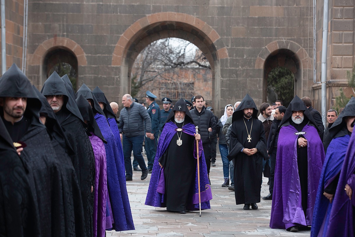 Предпраздник Вечери Господней совершили в Первопрестольном