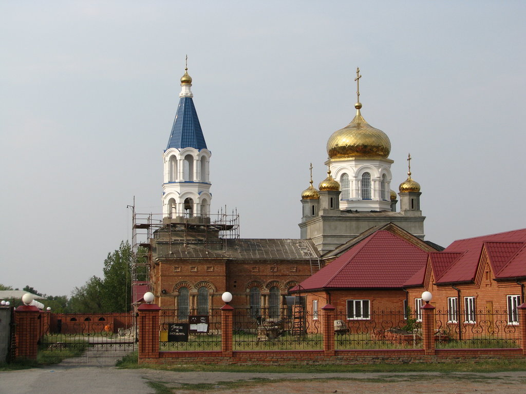 Морозовский аэродром ростовская. Церковь Рождества Пресвятой Богородицы (Морозовск). Ростовская область г. Морозовск храмы. Храм в Морозовске Ростовской области. Свято Покровская Церковь Морозовск.