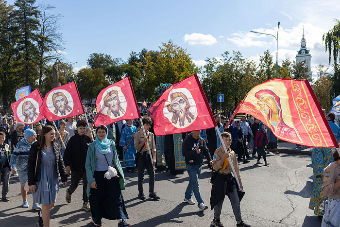 В Костроме прошел Крестный ход в честь Феодоровской иконы Божией Матери