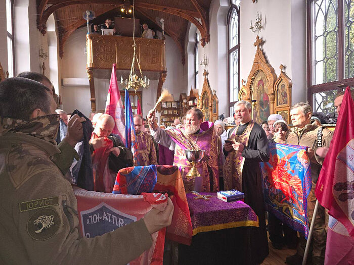 В Ялте освятили православные стяги