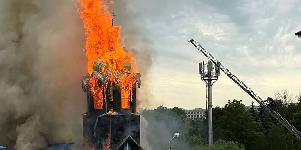 Старинный Никольский храм в городе Ессентуки уничтожен пожаром