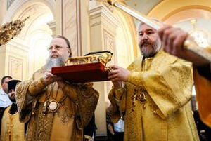 Состоялось принесение ковчега с мощами святителя Тихона, Патриарха Московского, в Ростовскую епархию