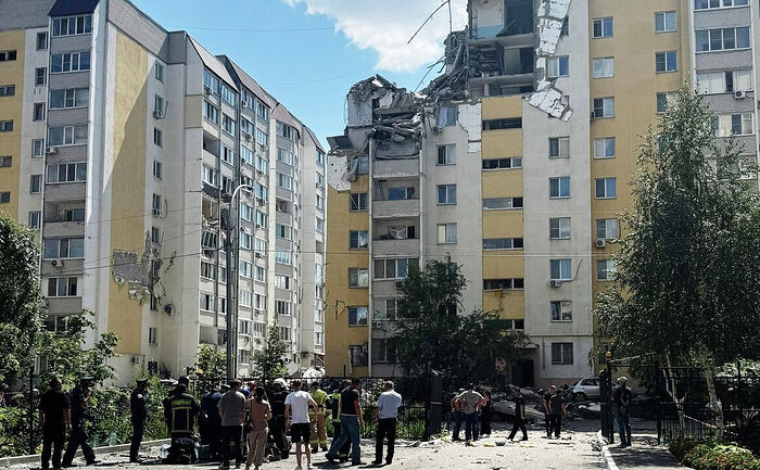 Представители Саратовской епархии посетили пострадавших при взрыве газа в жилом доме Саратова