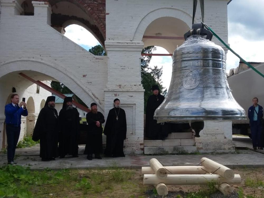 Новый колокол-благовест для монастырской звонницы