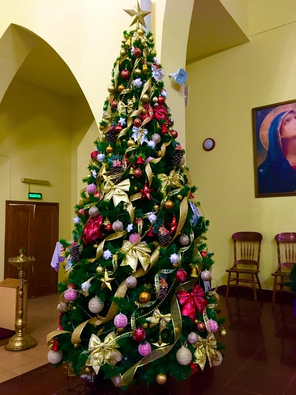 Рождественская ель в соборе Святого Иакова, Южно-Сахалинск
