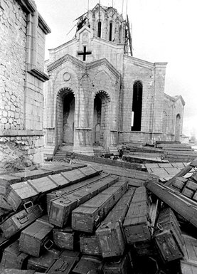 Вид собора в Шуши после освобождения города в 1992 году