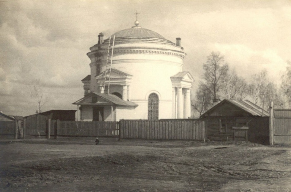 Кладбищенская церковь в конце XIX века