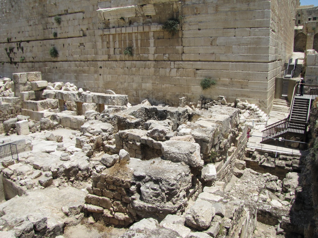 Раскопки у Арки Робинсона в Иерусалиме