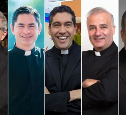 5 Hispanic priests who are evangelizing millions on social media