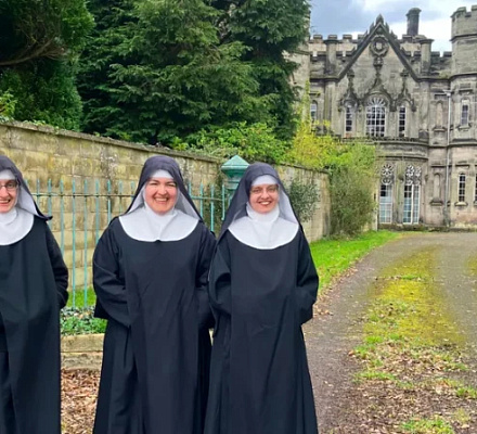 La orden de Sor Guillermina se expande a una abadía inglesa fundada por la familia de Santo Tomás Moro