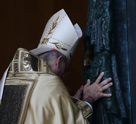 Se abre la Puerta Santa de Letrán en el jubileo de Roma
