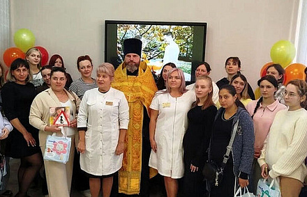В День беременных клирики Донецкой епархии поддержали будущих мам
