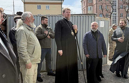 Митрополит Владимир посетил строящийся Свято-Покровский собор в Мариуполе