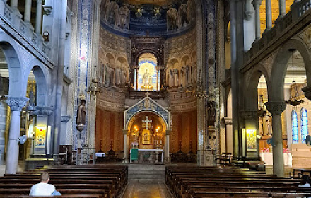 Iglesia Santuari de la Mare de Deu Del Carme (España, Barcelona)