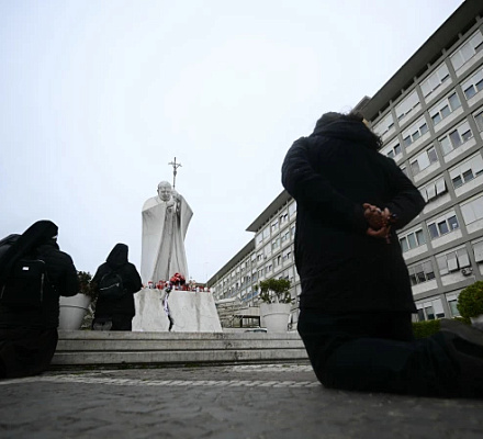 Pope Francis’ early-stage kidney insufficiency ‘subsided’ on Wednesday, Vatican says