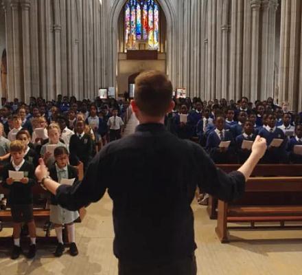 Лондонская епархия выпускает видеозаписи хоров, чтобы поделиться "силой поклонения через музыку