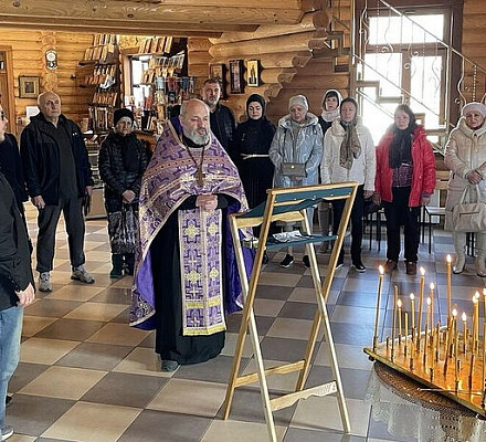 В Мариуполе совершили панихиду по погибшим бойцам СВО