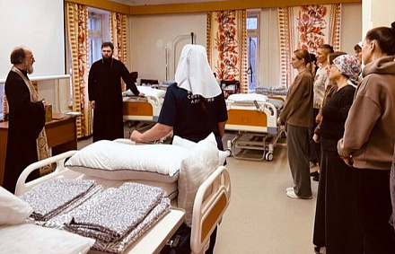 В Вологде больница святителя Алексия открыла учебный класс по подготовке сестер милосердия по уходу