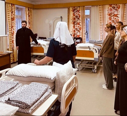 В Вологде больница святителя Алексия открыла учебный класс по подготовке сестер милосердия по уходу