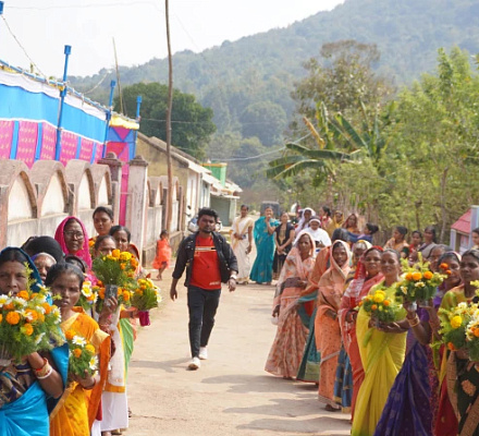 Nearly 2 dozen bishops visit remote community of ‘banished’ Catholics in eastern India