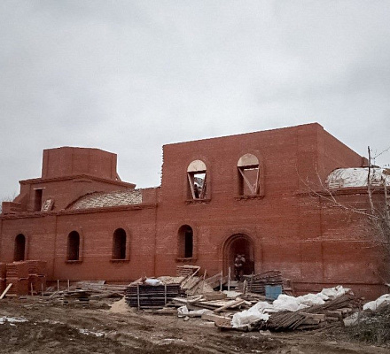 Un pensionato di 81 anni costruisce una chiesa del villaggio in Tatarstan