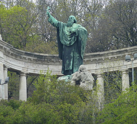 Szent Gellért-szobor: памятник святому Геллерту в Будапеште