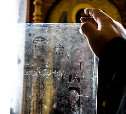 Nella chiesa di Stanitsa nel territorio di Stavropol, sul vetro sono apparse icone non realizzate a mano
