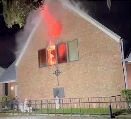 Una parroquia de Florida sufre su segundo incendio en 16 meses y se investiga si fue provocado
