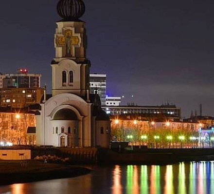 A Novorossiysk è in fase di completamento la costruzione di un tempio-faro nel nome dei Santi Pietro e Fevronia