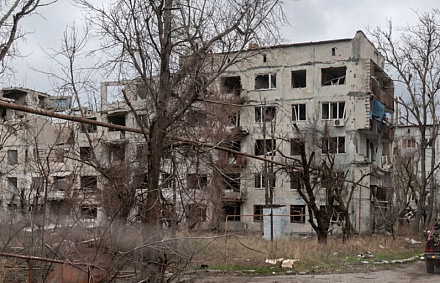 Патриаршая гуманитарная миссия оказывает помощь пострадавшим жителям Красногоровки в ДНР