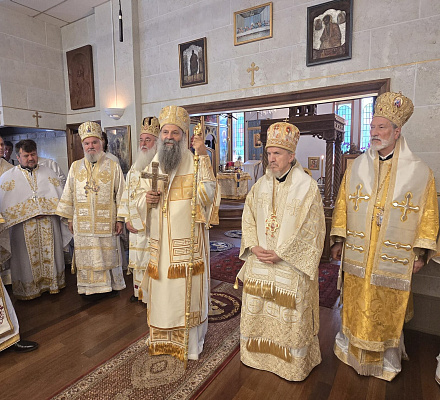 Патриарху Порфирию поклонились в храме Святого Саввы в Торонто