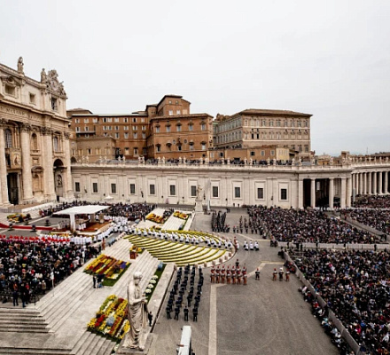 How the tradition of Dutch flowers at the pope’s Easter Mass was saved