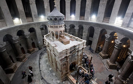 Holy Sepulcher in the Church of the Holy Sepulcher (Jerusalem, Israel)