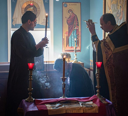 В келлии, где почил святитель Николай (Велимирович), впервые отслужена Литургия