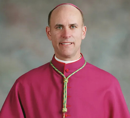 Епархия штата Индиана выпустила руководство для школ, утверждающее биологический пол и поощряющее пастырскую заботу