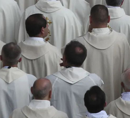 Ortega dictatorship in Nicaragua deports group of foreign priests and nuns