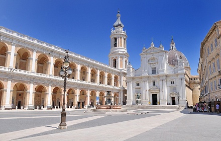 Santa Casa: Casa de la Santísima Virgen María en Loreto