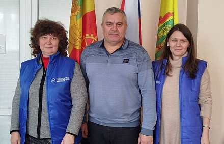 Сотрудники Патриаршей гуманитарной миссии встретились с администрацией города Токмака Запорожской области