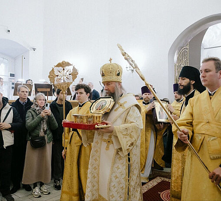 Состоялось принесение ковчега с мощами Патриарха Всероссийского Тихона в Сергиево-Посадскую епархию