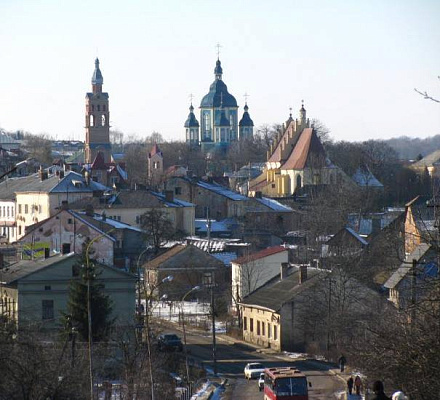 Un elenco della miracolosa Icona Tikhvin della Madre di Dio scorre in una chiesa nella regione di Lviv