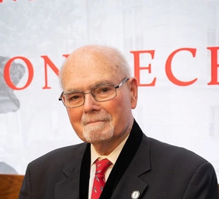 Lee Edwards, historiador católico del conservadurismo estadounidense, fallece a los 92 años